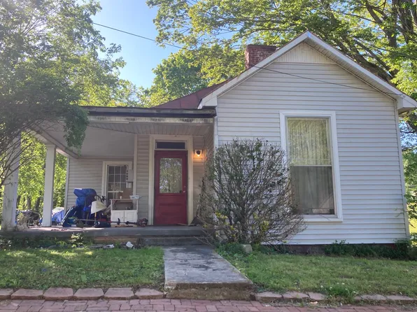 107 N Commerce St, Adams, TN 37010