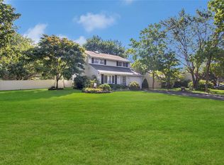 31 Nantucket Dr, Medford, NY 11763