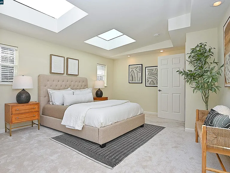 211 Cambridge Ave — Photo 36