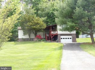 30 S Felty Rd, Pine Grove, PA 17963