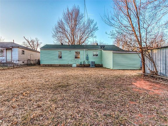 5th image of 3701 SE 24th St