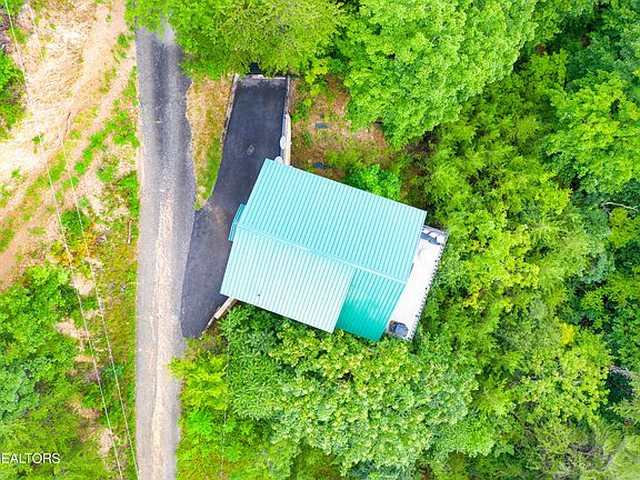 48th image of 920 Falcon View Way