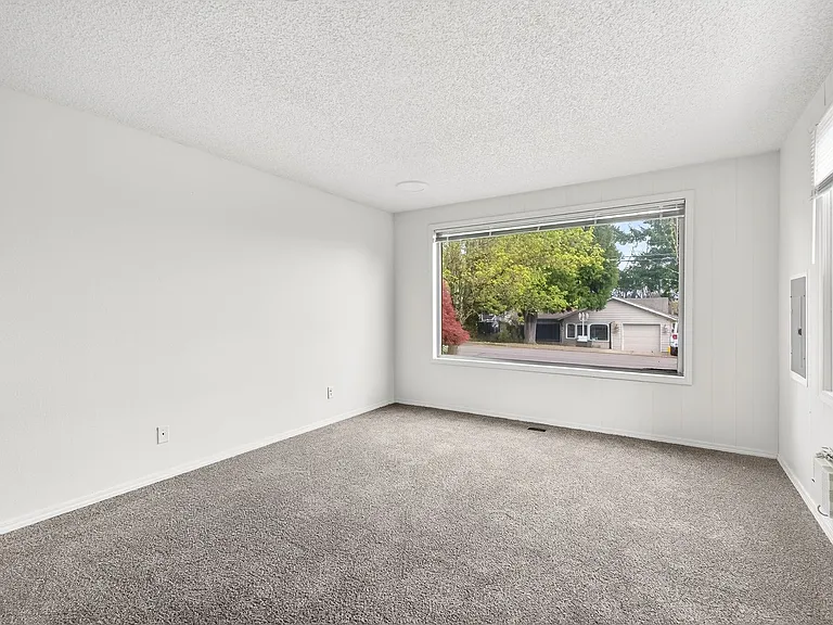 345 NW Norman Ave — Photo 23