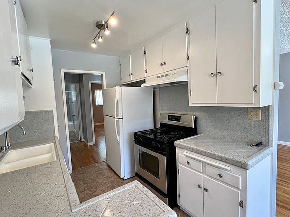 4th image of 110 W Renette Ave APT 4