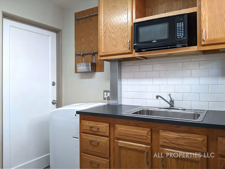1613 York St — Photo 20
