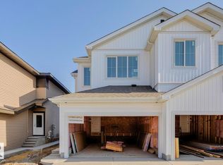 407 26th St NW, Edmonton, AB T6T2J9