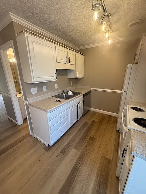 114 B Pinewood Drive - 1 — Photo 3