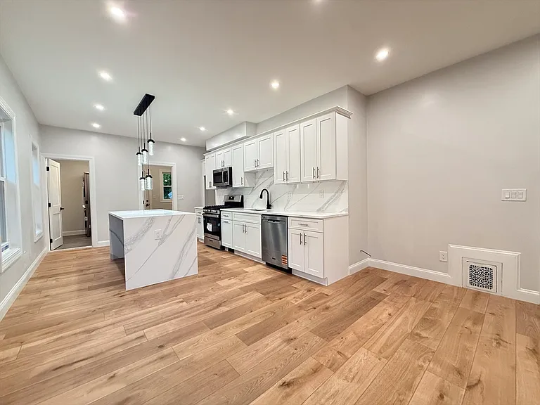 16 Willow Ave #2 — Photo 20