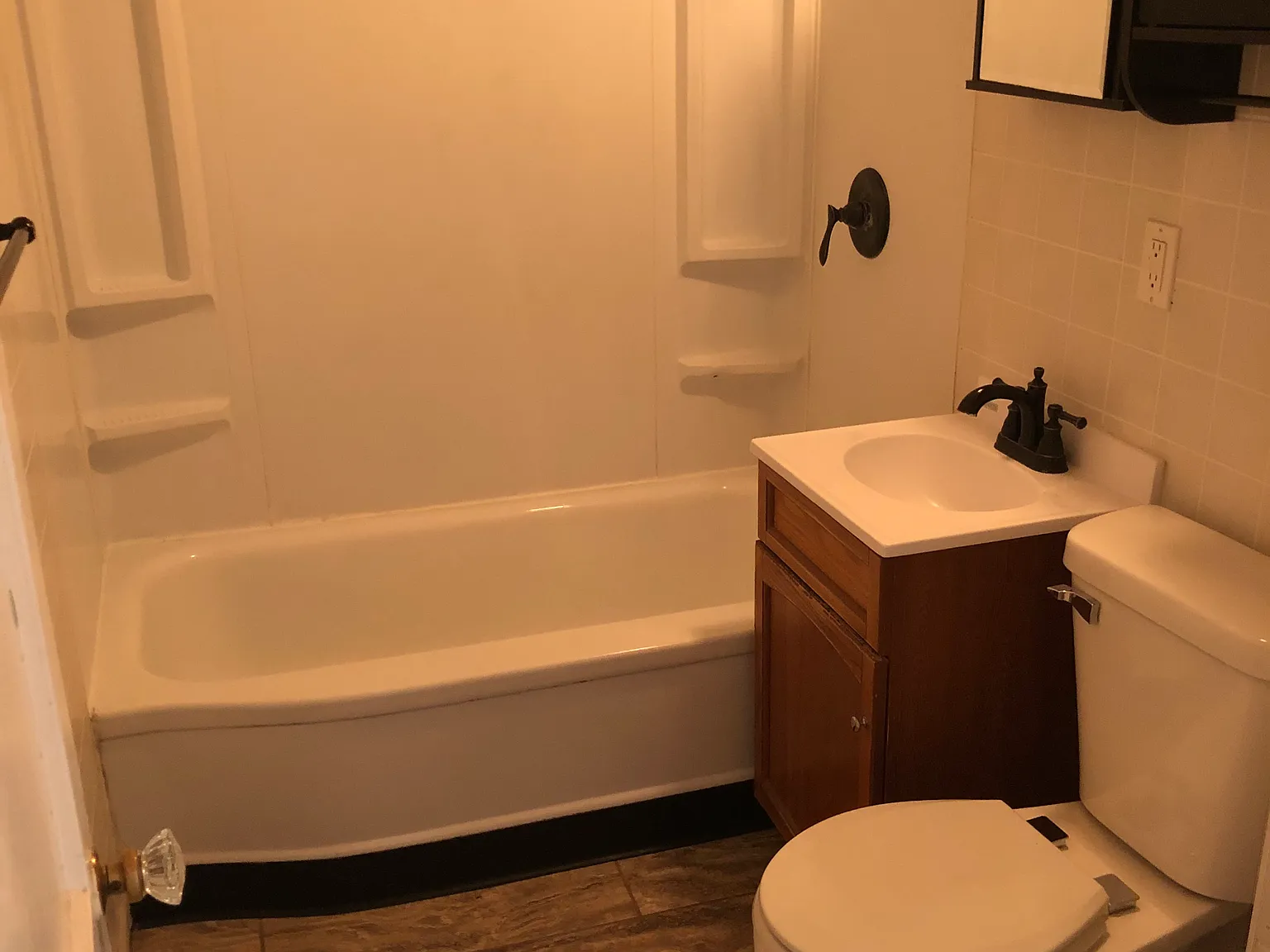 3 bed, 1000 sqft, $1,600 — Photo 3