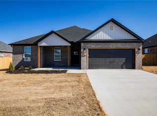 4867 Farmhouse St, Springdale, AR 72762