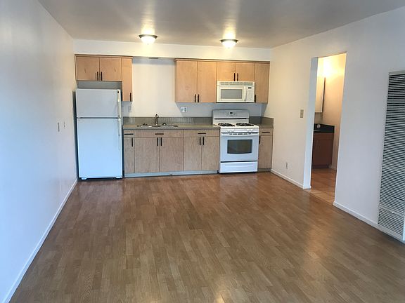 3rd image of 331 Mathilda Dr #8