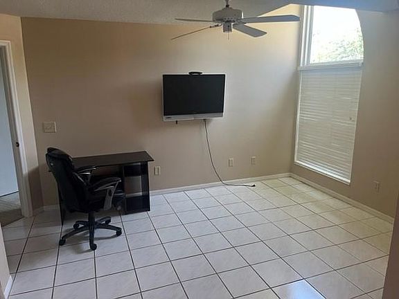 5th image of 5 Park Crossing Cir