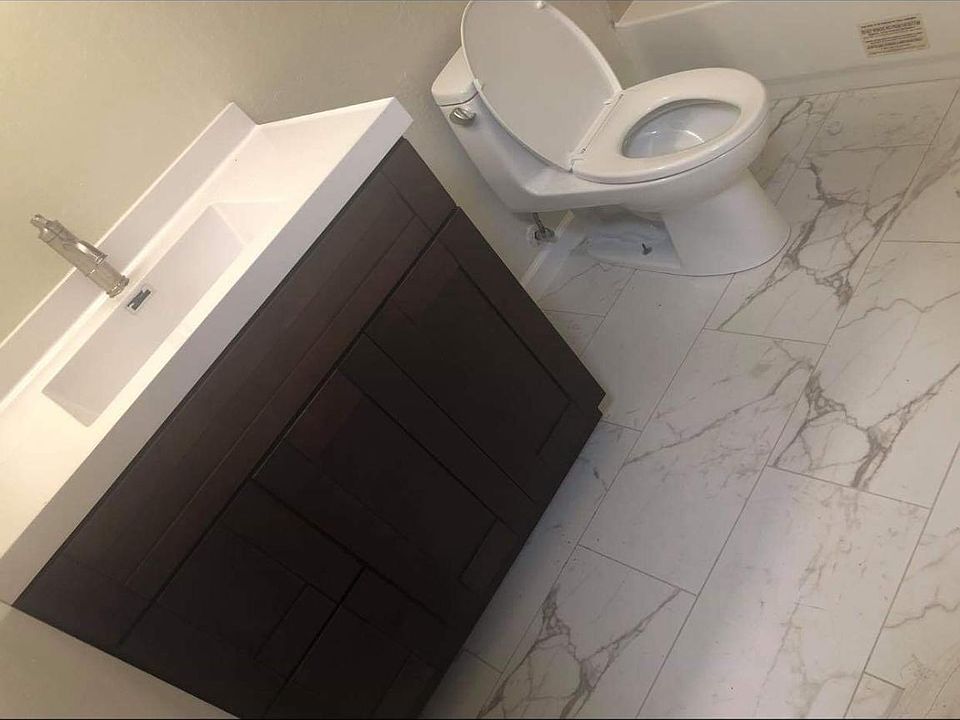 2nd image of 411 Piccadilly Pl APT 3