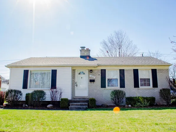 9819 Westmore St, Livonia, MI 48150