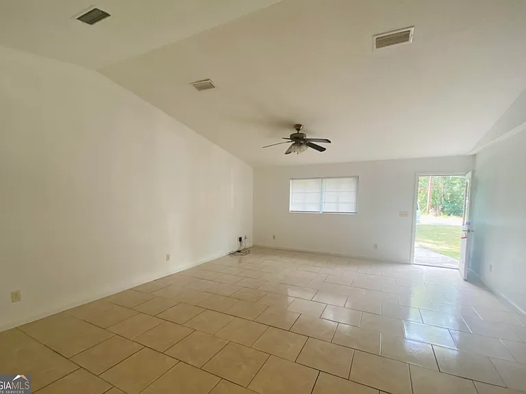 240 W Dawson Ave — Photo 3