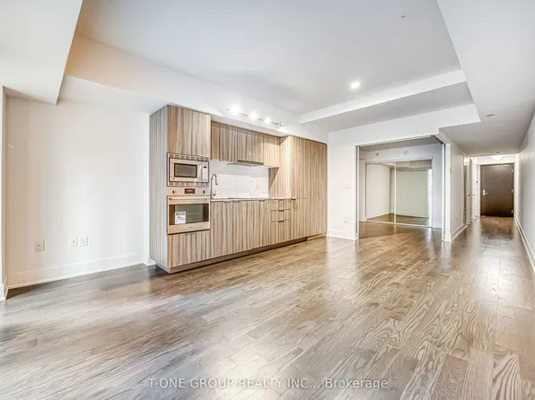 955 Bay St #720, Toronto, ON M5S 0C6