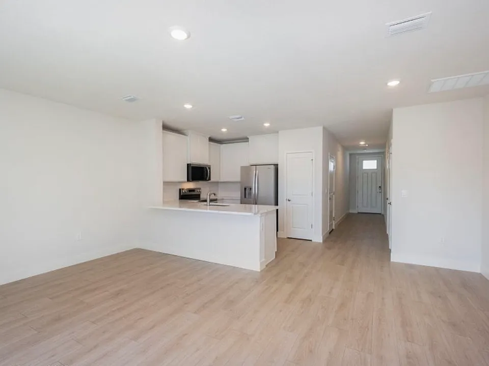 466 Houston Ln
