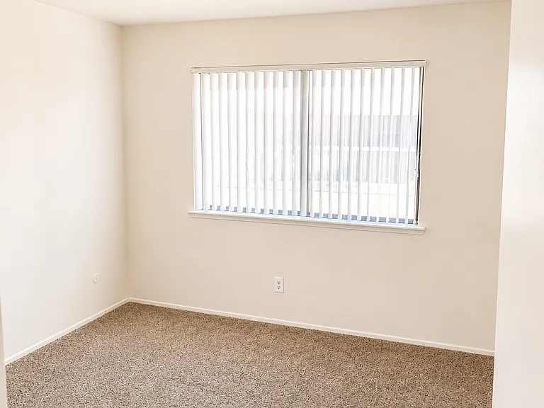 2125 North Ave #24 — Photo 5