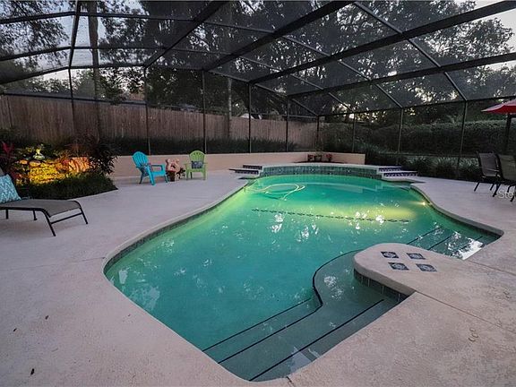 5th image of 208 Hickory Dr