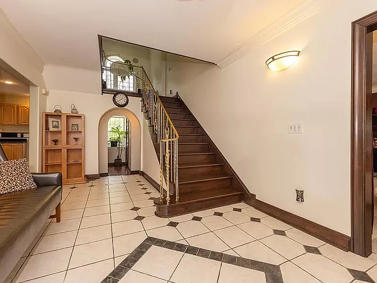 5951 Som Center Rd — Photo 29