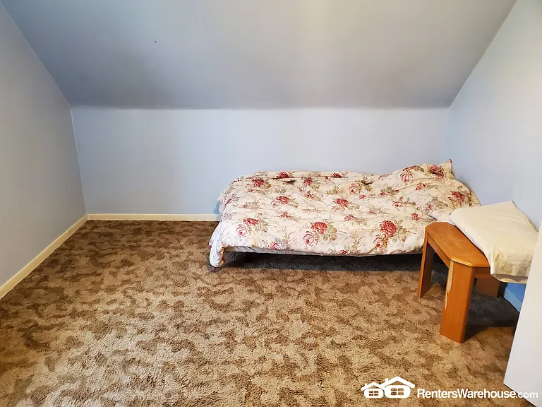 105 W Franklin St — Photo 9