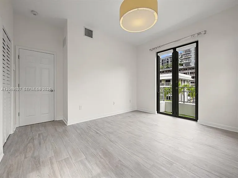 5864 SW 74th Ter — Photo 17