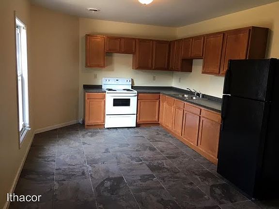 2nd image of 138 Groton Ave #3
