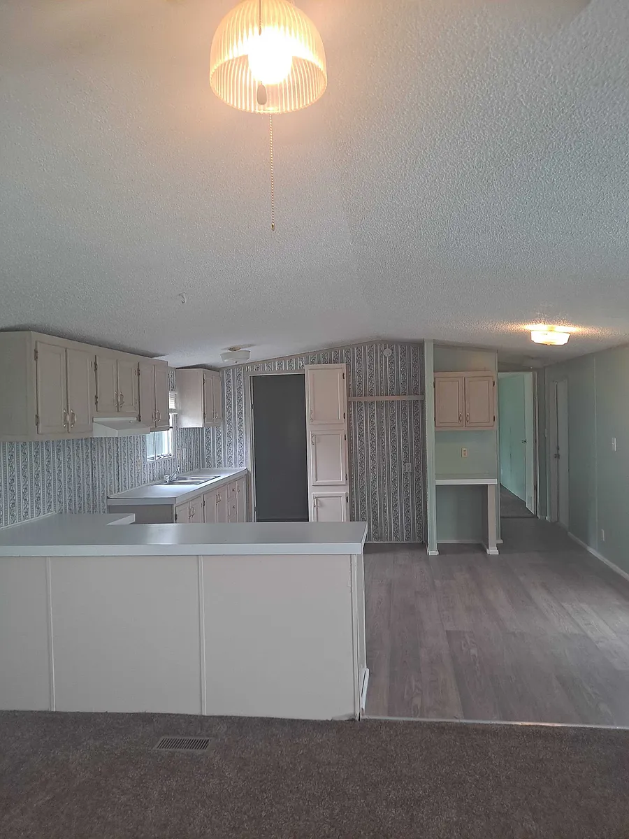 Building Photo - 30 Ellis Ave #11