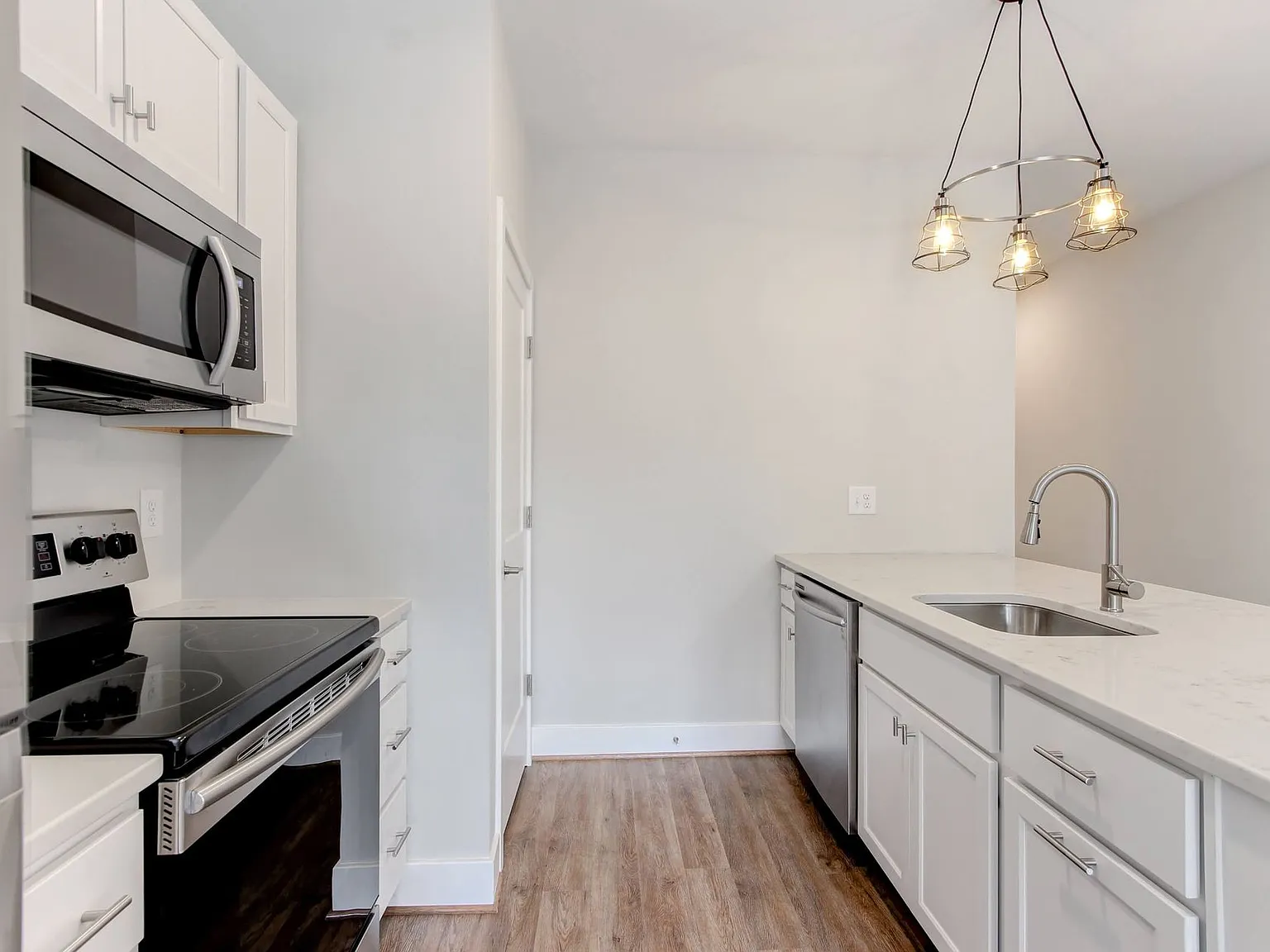 1238 Light St — Photo 4