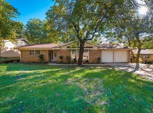 1703 Windlea Dr, Euless, TX 76040