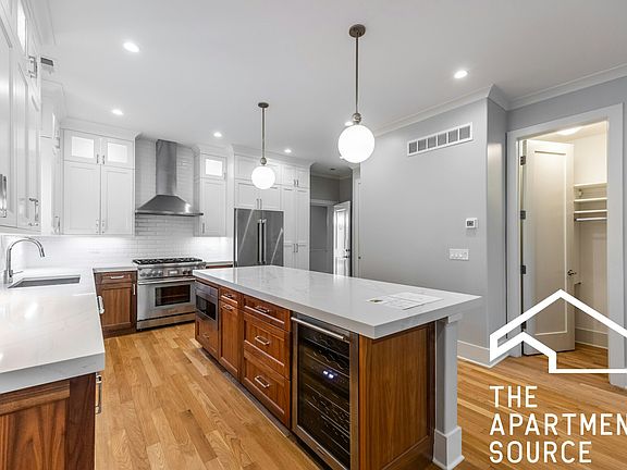 4th image of 4133 N Kenmore Ave Unit 2