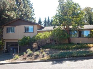 1538 Woodland Dr, Ashland, OR 97520