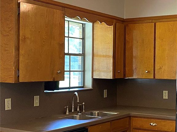 3rd image of 4813 Longstreet Pl