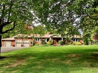 61 Tripplewood Dr, Mercer, PA 16137