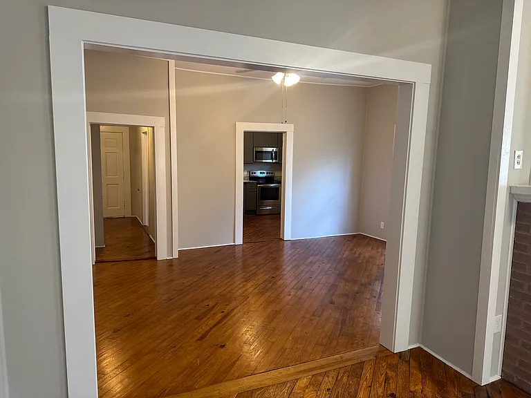 531 S Madison Ave — Photo 10