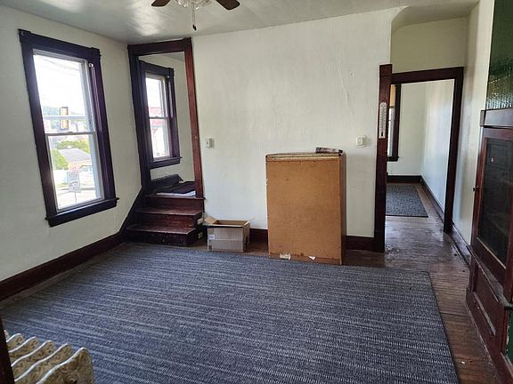 4th image of 702 Menoher Blvd