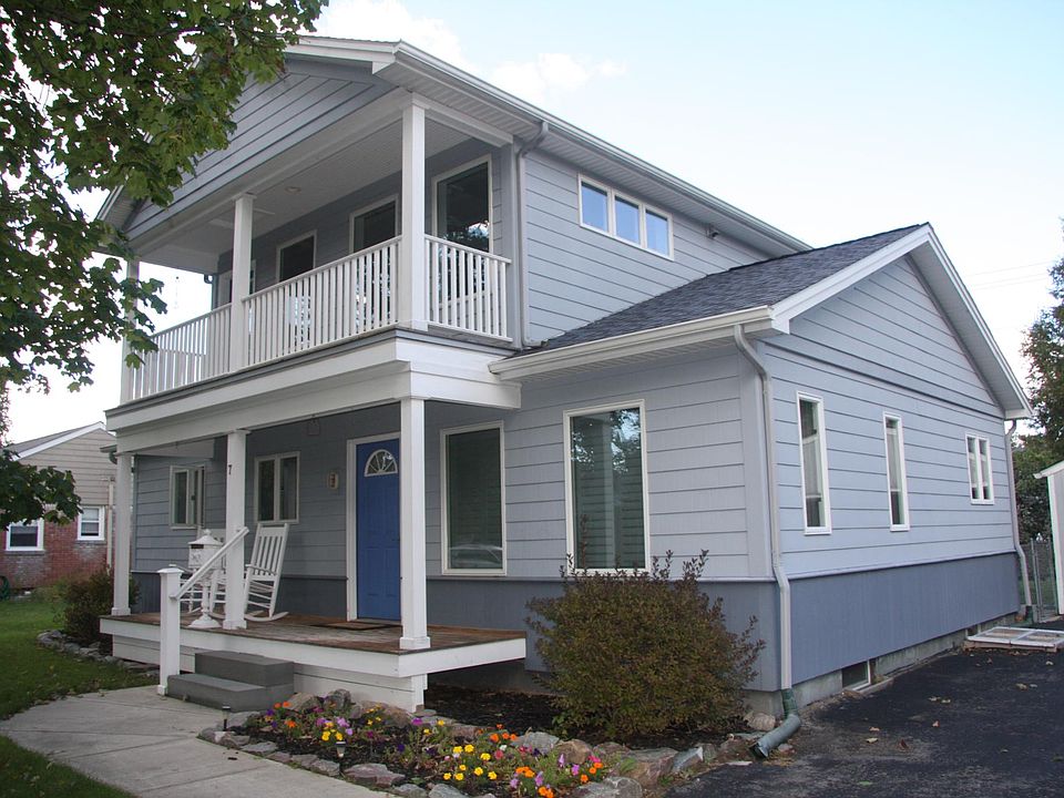 1st image of 7 McAllister Dr