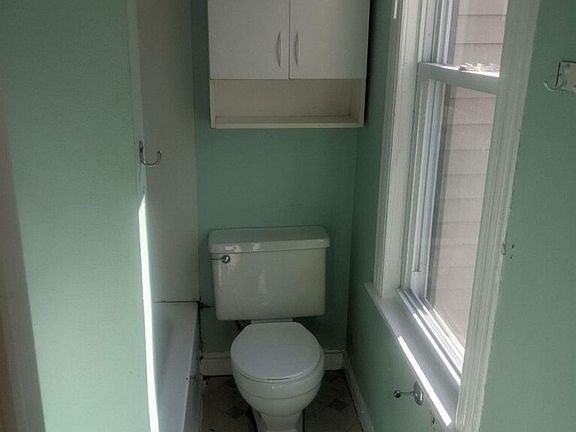 4th image of 200 Park St APT 2