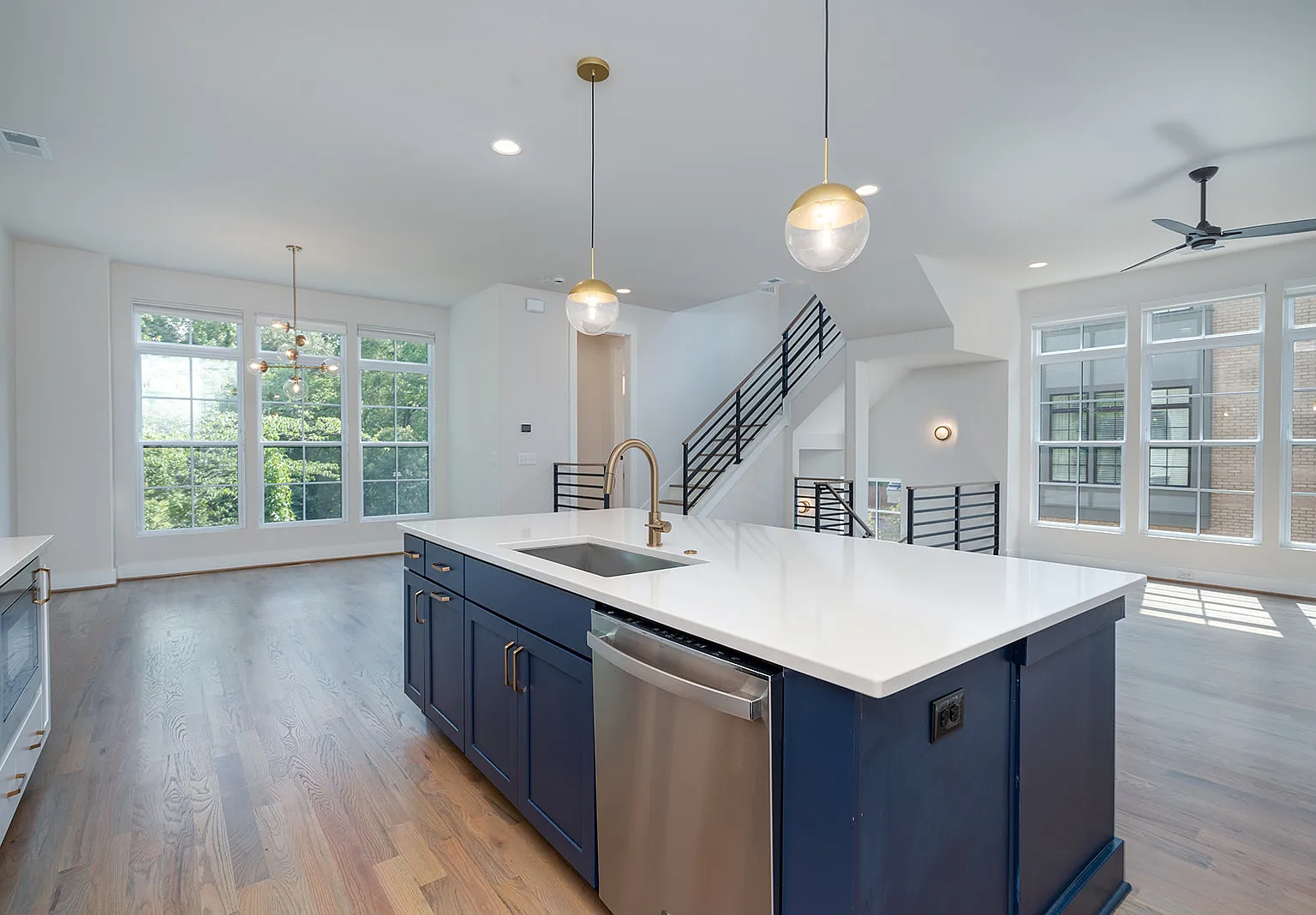 839 Madison Glen Ln — Photo 3