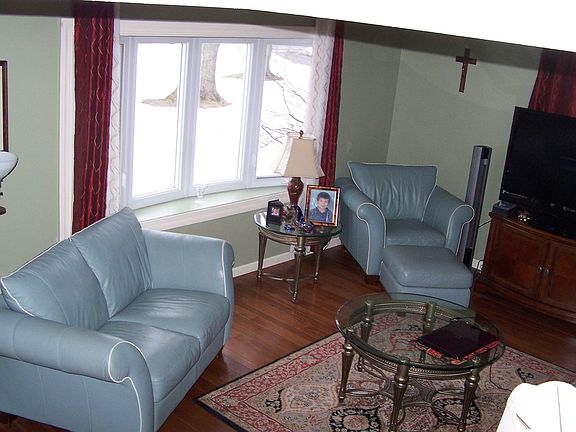 2nd image of 84 Nichols St