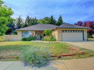 100 Samuel Ln, Phoenix, OR 97535