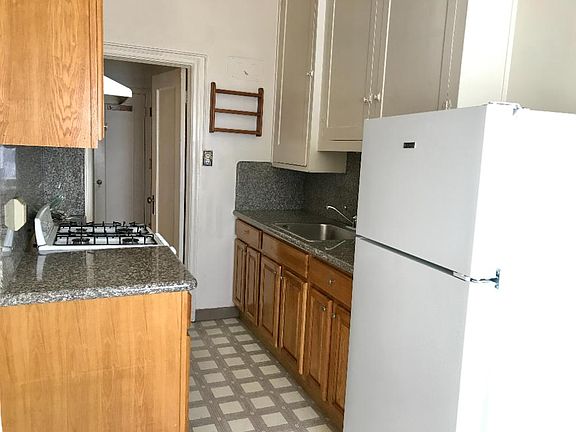 3rd image of 1808 Fulton St #9