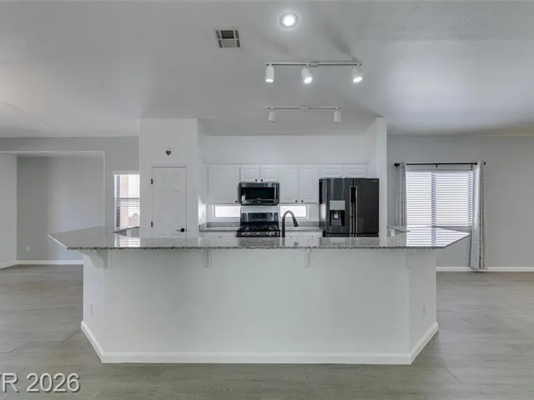 8111 Desert Cloud Ave — Photo 31