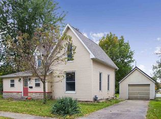 927 S 2nd Ave, Washington, IA 52353