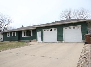 1819 Cardinal Ln, Huron, SD 57350
