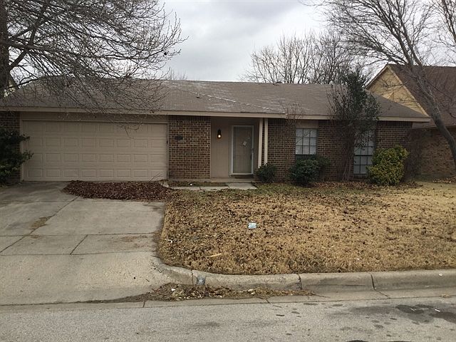 1st image of 4121 Huckleberry Dr