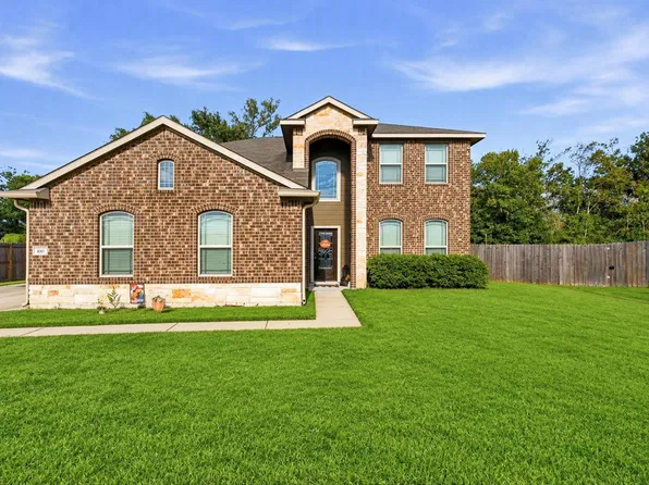 100 Tracie Dr, Dayton, TX 77535