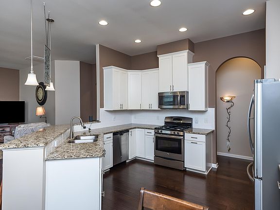 4th image of 10 Laurel Springs Dr