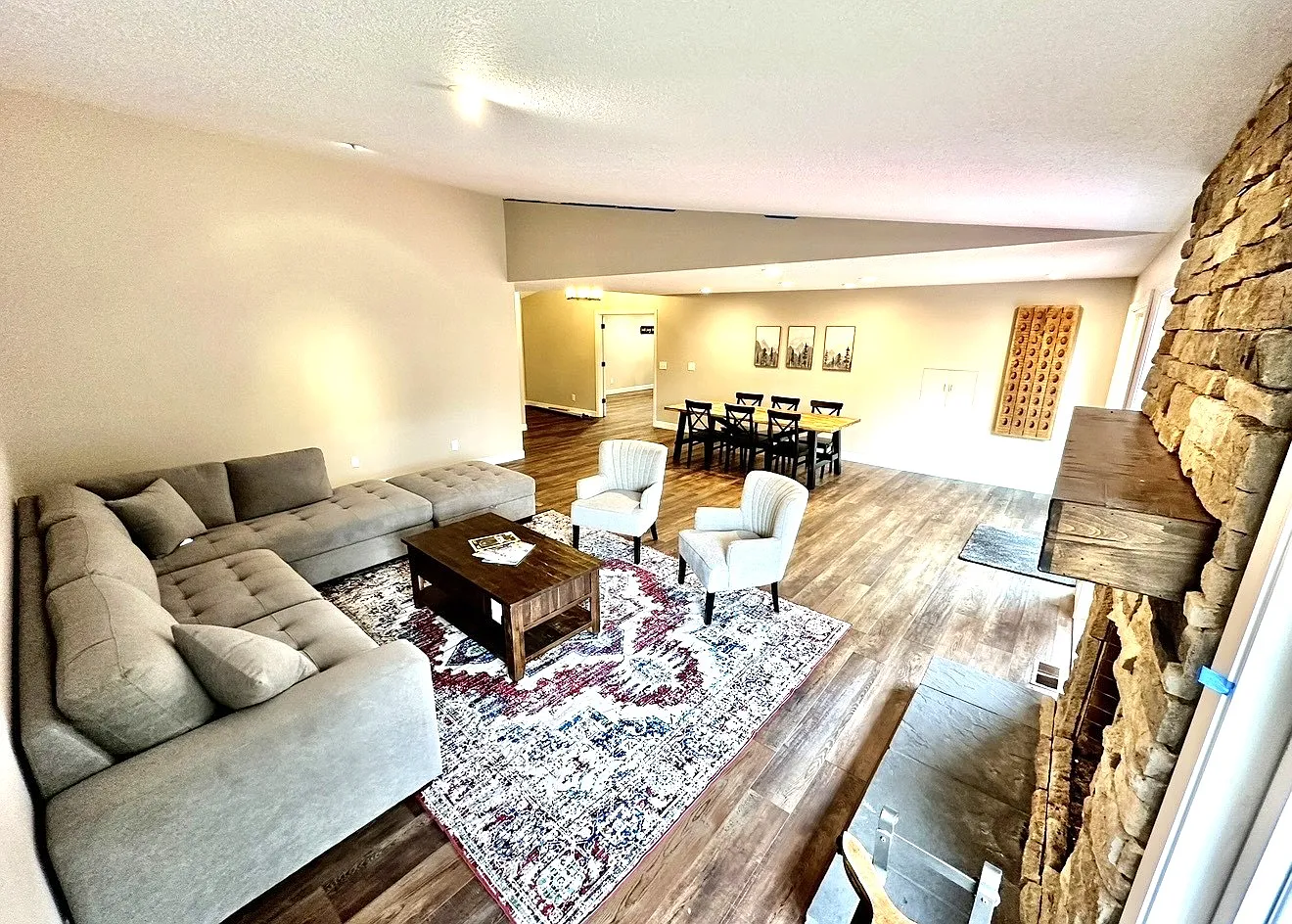 4 bed, 3426 sqft, $4,350 — Photo 4