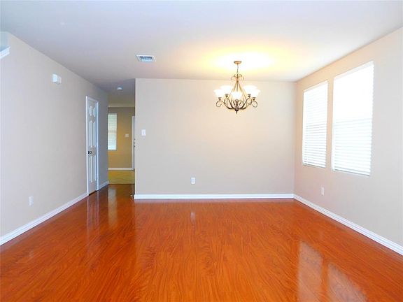 5th image of 2800 Desert Dr